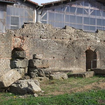 Restes dun amphithéâtre