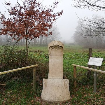 Monument commémoratif à Paul Nozal