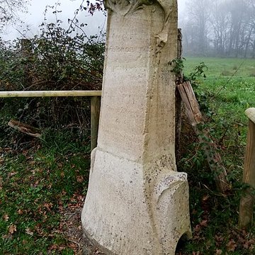 Monument commémoratif à Paul Nozal