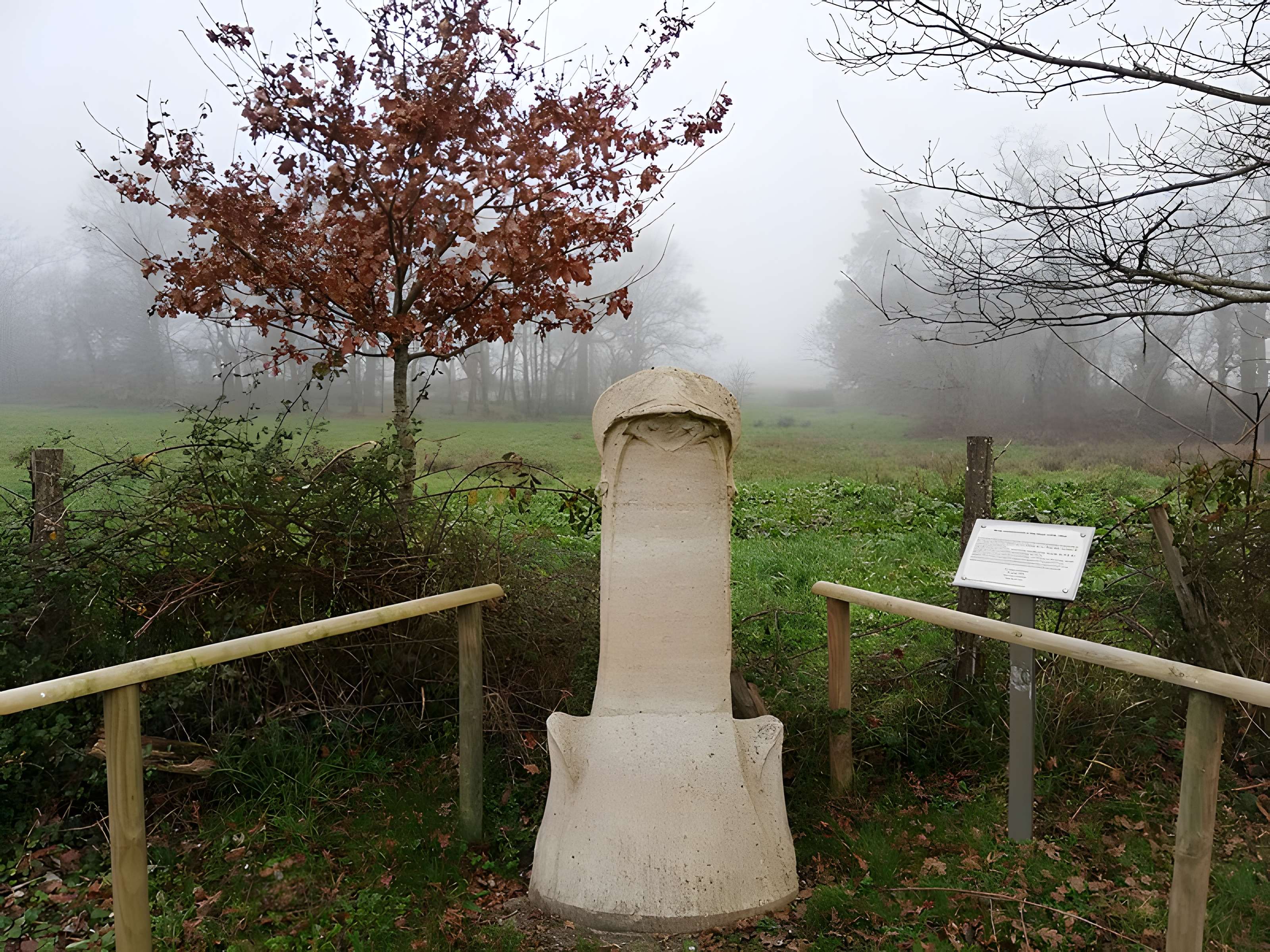 Monument commémoratif à Paul Nozal