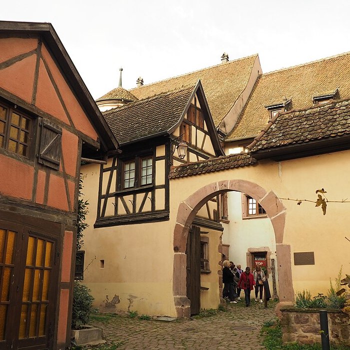 Photo de Cour des évêques de Strasbourg à Riquewihr