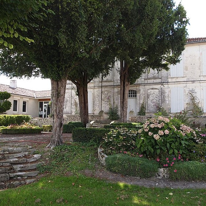 Photo de Presbytère et jardin