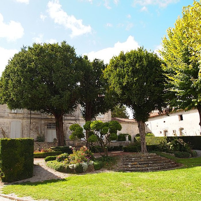 Photo de Presbytère et jardin