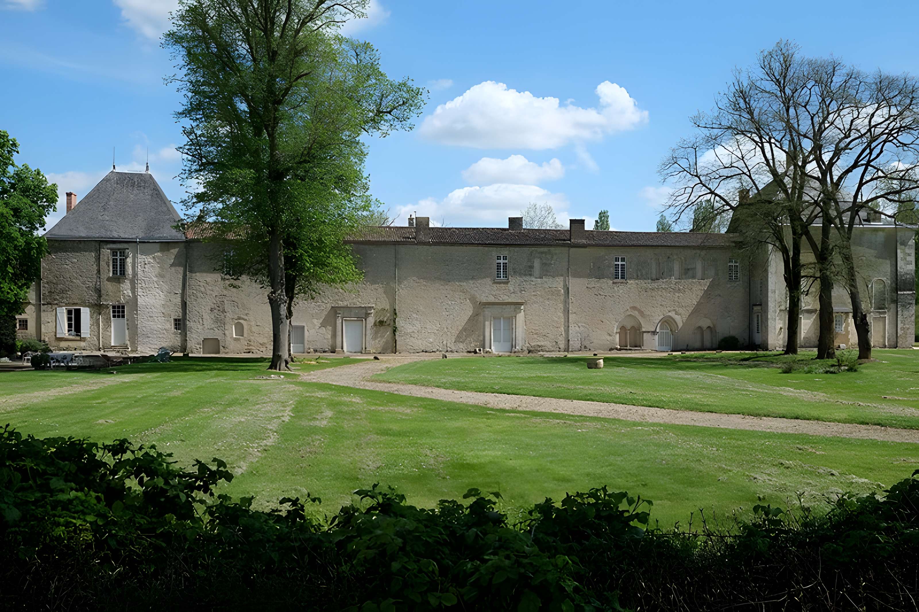 Ancienne abbaye de la Grâce-Dieu