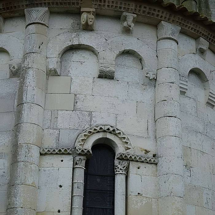 Photo de Iglesia de Saint Maclou de Colombiers
