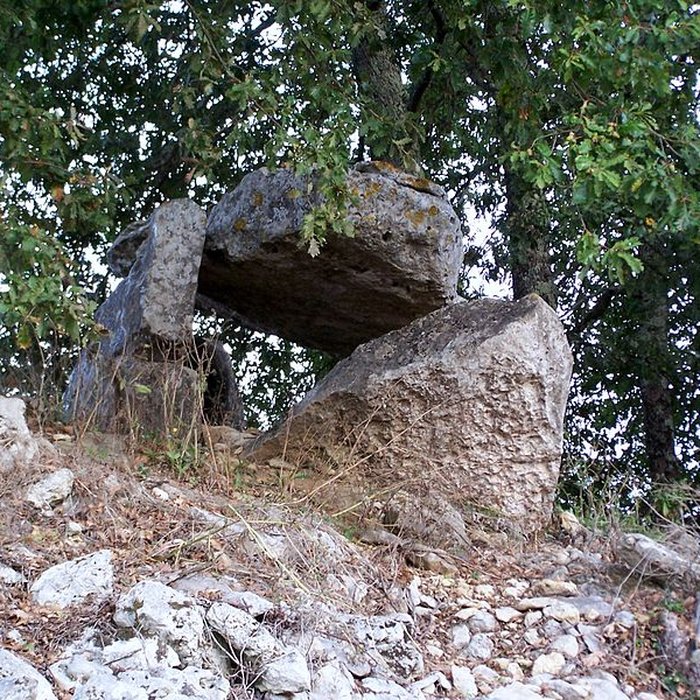 Photo de Dolmen de Curton à Jugazan