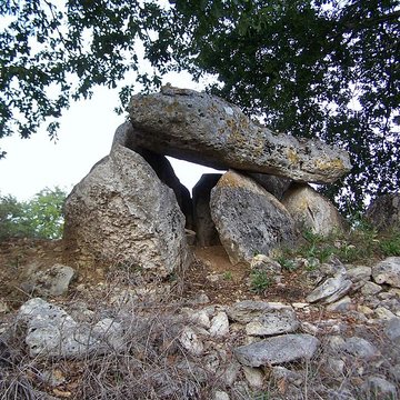 Dolmen de Curton à Jugazan
