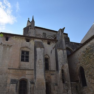 Cathédrale Saint-Pierre de Saintes