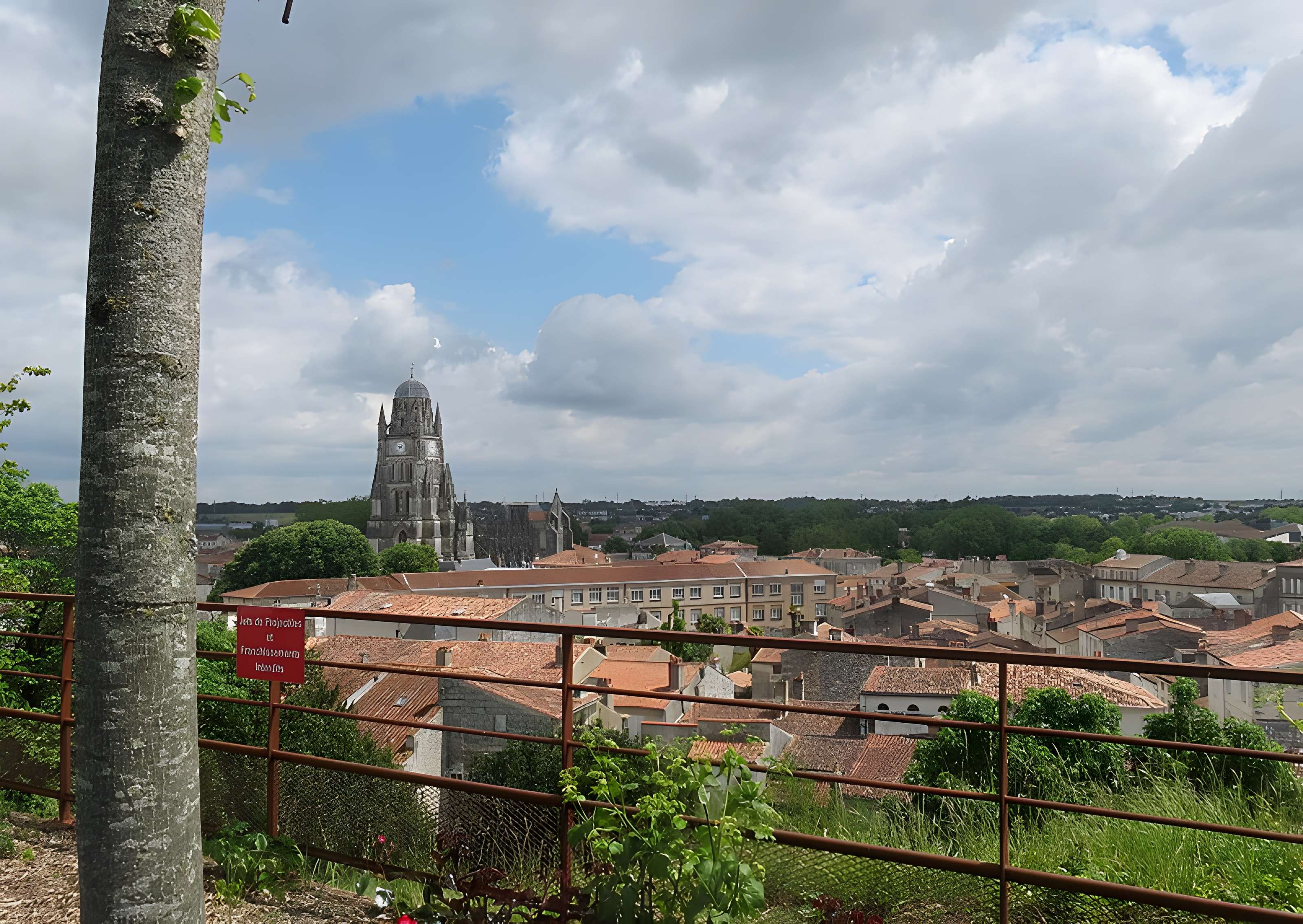 Cathédrale Saint-Pierre de Saintes