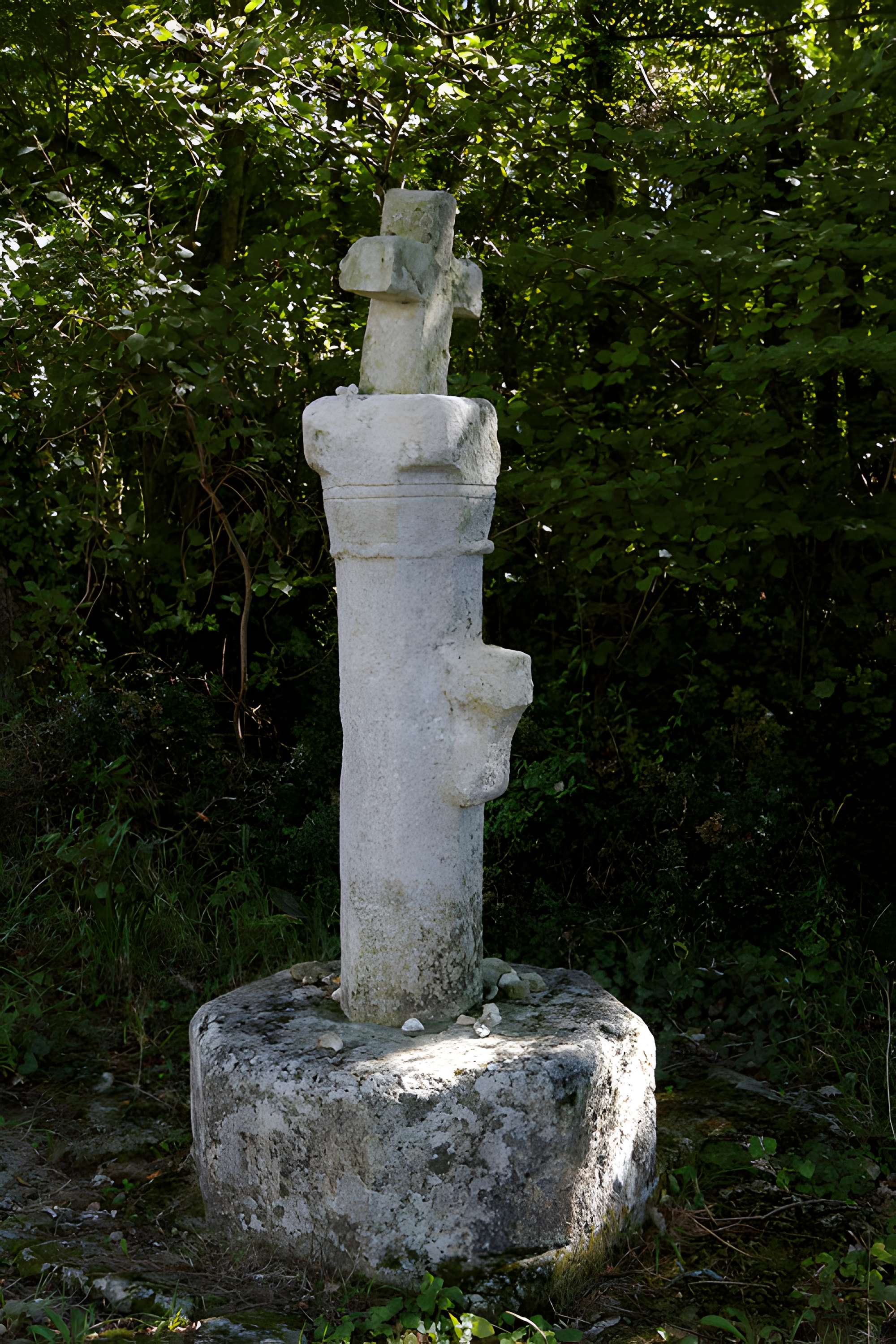 Ancienne croix de carrefour