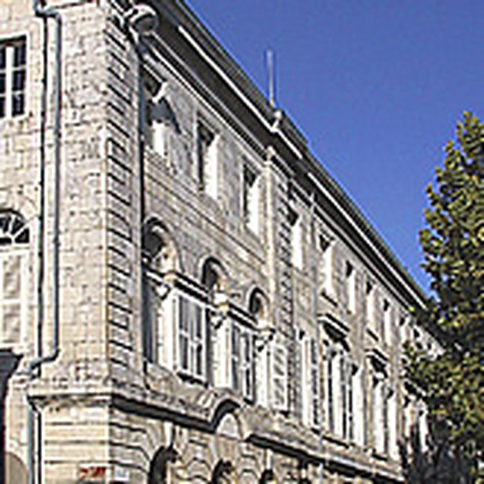 Photo de Ancienne abbaye, dénommée aussi ancien château des Seigneurs de Rhé ou ancien hôtel de Clerjotte