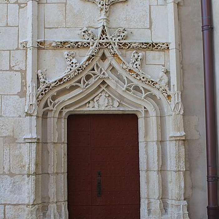 Photo de Ancienne abbaye, dénommée aussi ancien château des Seigneurs de Rhé ou ancien hôtel de Clerjotte