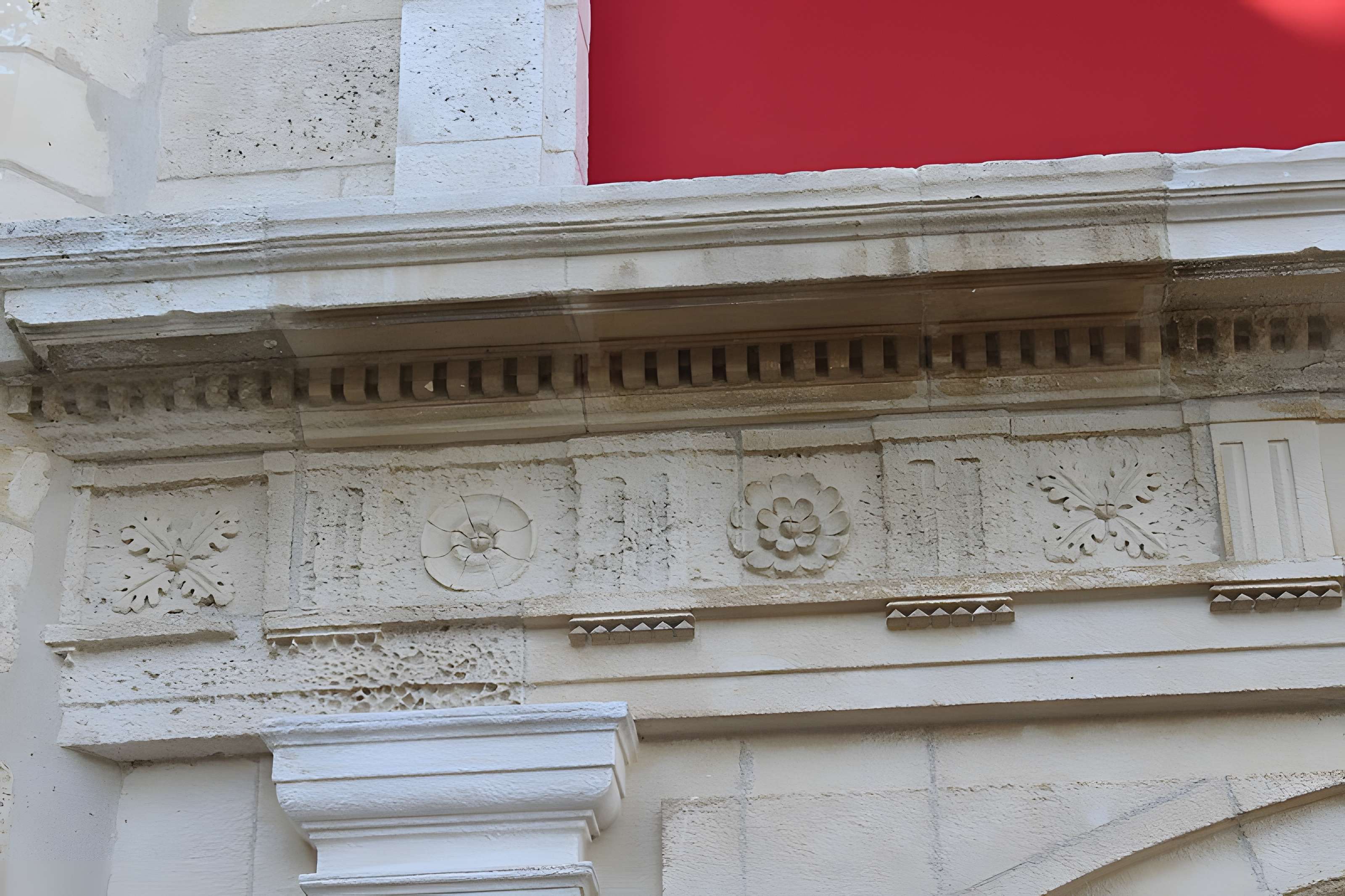 Ancienne abbaye, dénommée aussi ancien château des Seigneurs de Rhé ou ancien hôtel de Clerjotte