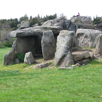 Dolmen de la Grotte à Cournols