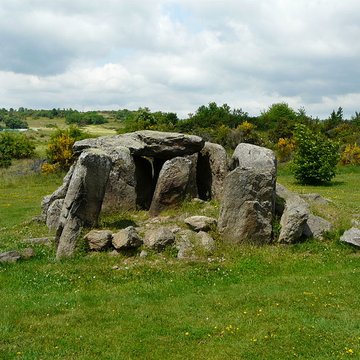 Dolmen de la Grotte à Cournols