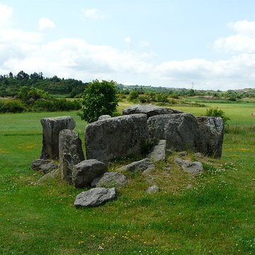 Dolmen de la Grotte à Cournols