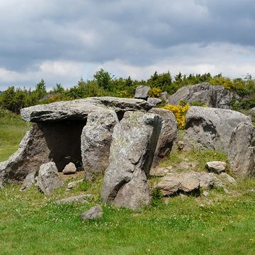 Dolmen de la Grotte à Cournols
