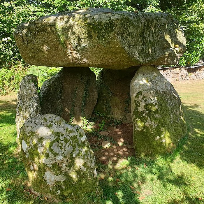 Photo de Dolmen de la Loge aux Sarrazins