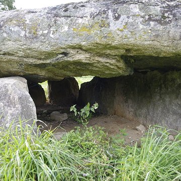 Dolmen de La Lue à Berneuil