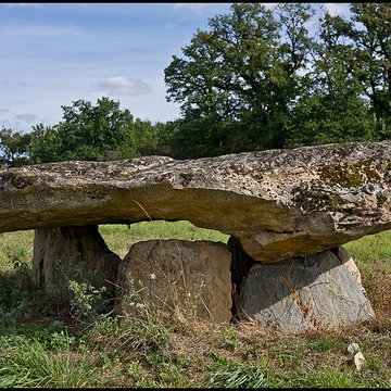 Dolmen de La Lue à Berneuil