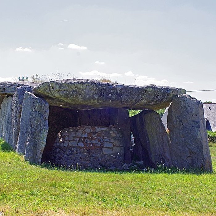 Photo de Dolmen de la Madeleine à Gennes