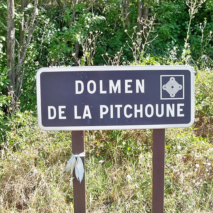 Photo de Dolmen de la Pichone à Ménerbes