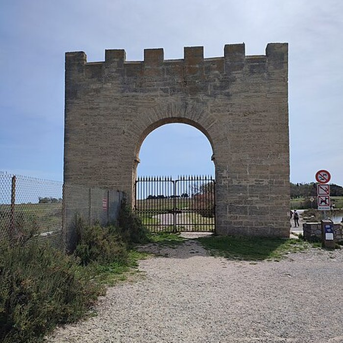 Photo de Ensemble historique et archéologique de la cité épiscopale et canoniale de Maguelone