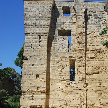 Ensemble historique et archéologique de la cité épiscopale et canoniale de Maguelone
