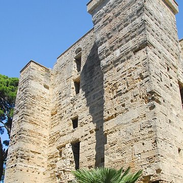 Ensemble historique et archéologique de la cité épiscopale et canoniale de Maguelone