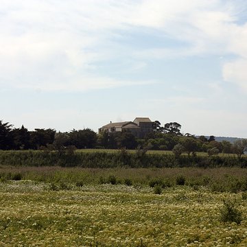 Ensemble historique et archéologique de la cité épiscopale et canoniale de Maguelone