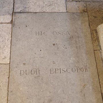 Ensemble historique et archéologique de la cité épiscopale et canoniale de Maguelone