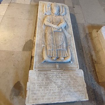 Ensemble historique et archéologique de la cité épiscopale et canoniale de Maguelone