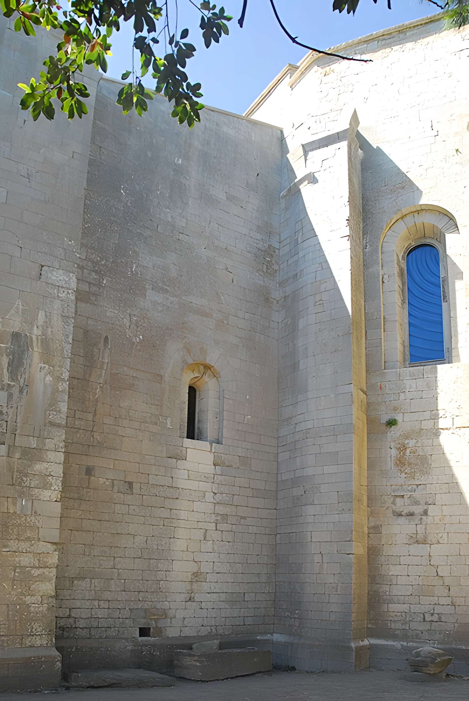 Ensemble historique et archéologique de la cité épiscopale et canoniale de Maguelone