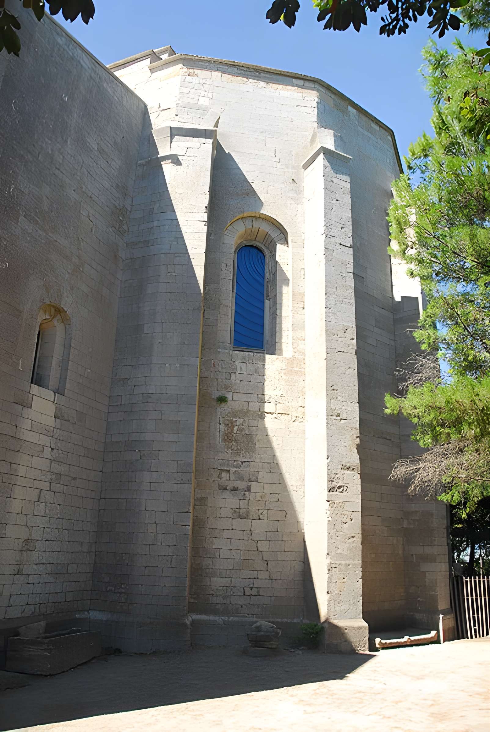 Ensemble historique et archéologique de la cité épiscopale et canoniale de Maguelone