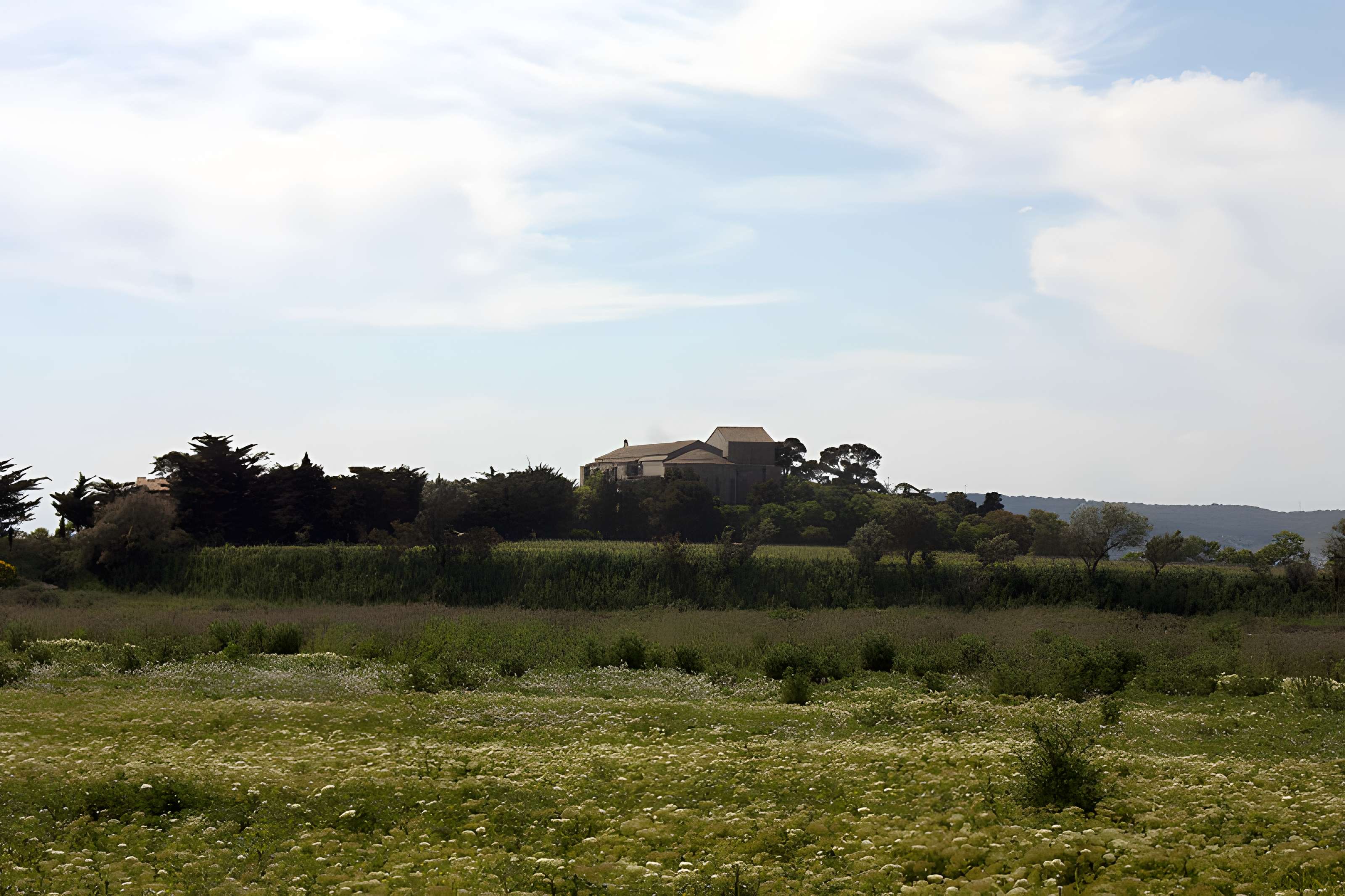Ensemble historique et archéologique de la cité épiscopale et canoniale de Maguelone