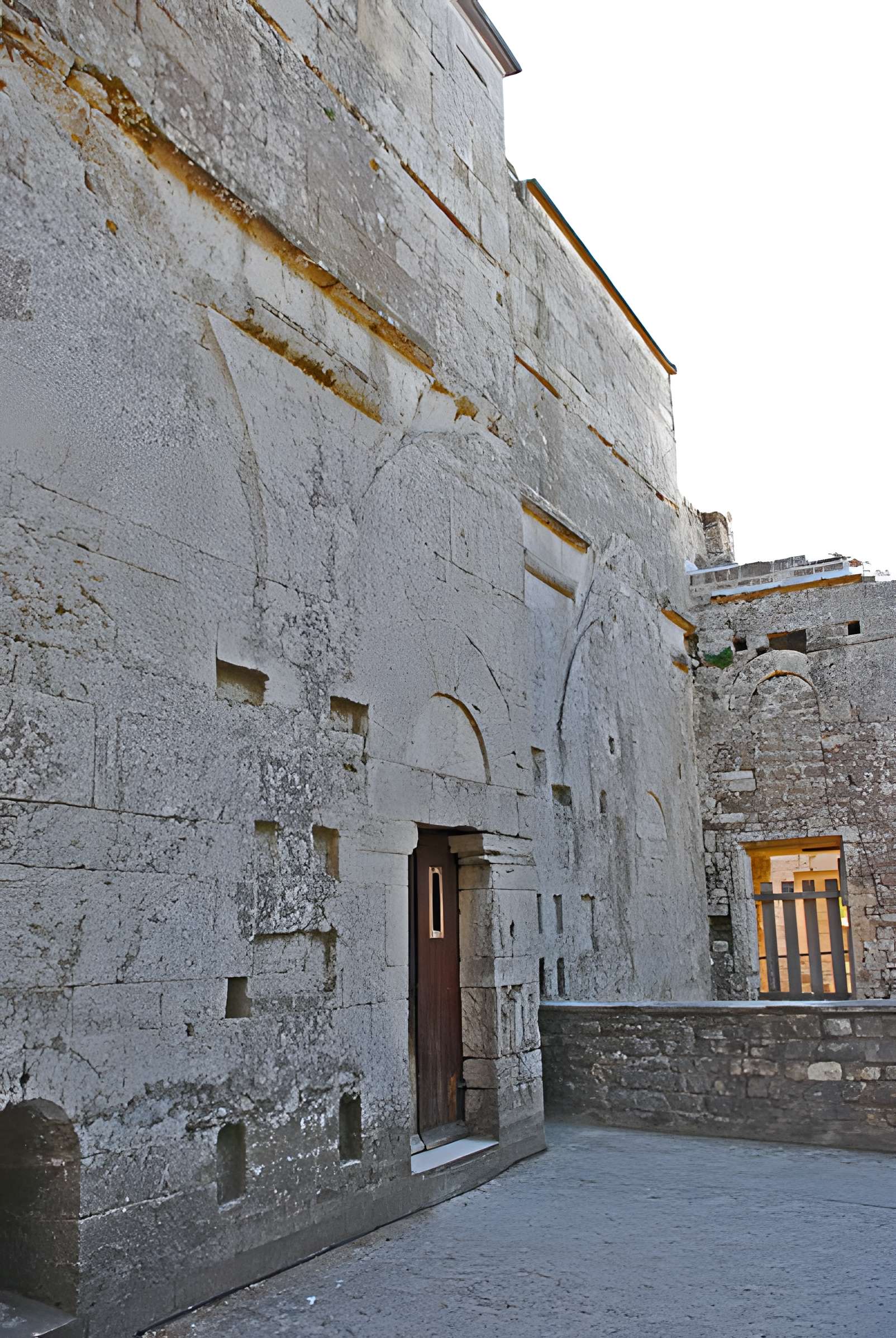 Ensemble historique et archéologique de la cité épiscopale et canoniale de Maguelone