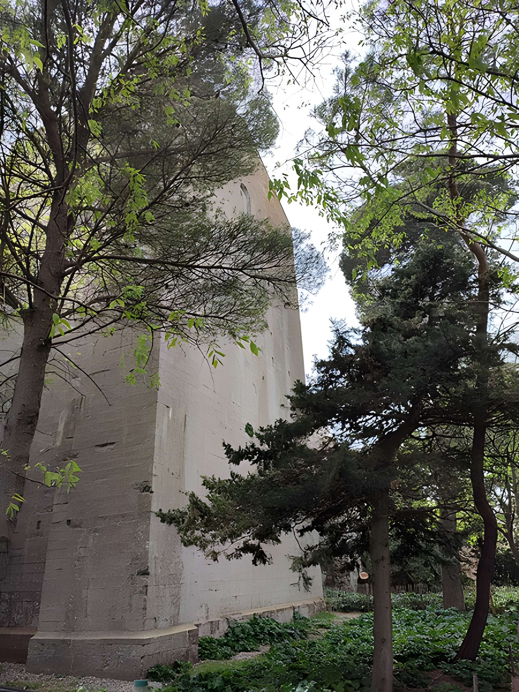 Ensemble historique et archéologique de la cité épiscopale et canoniale de Maguelone