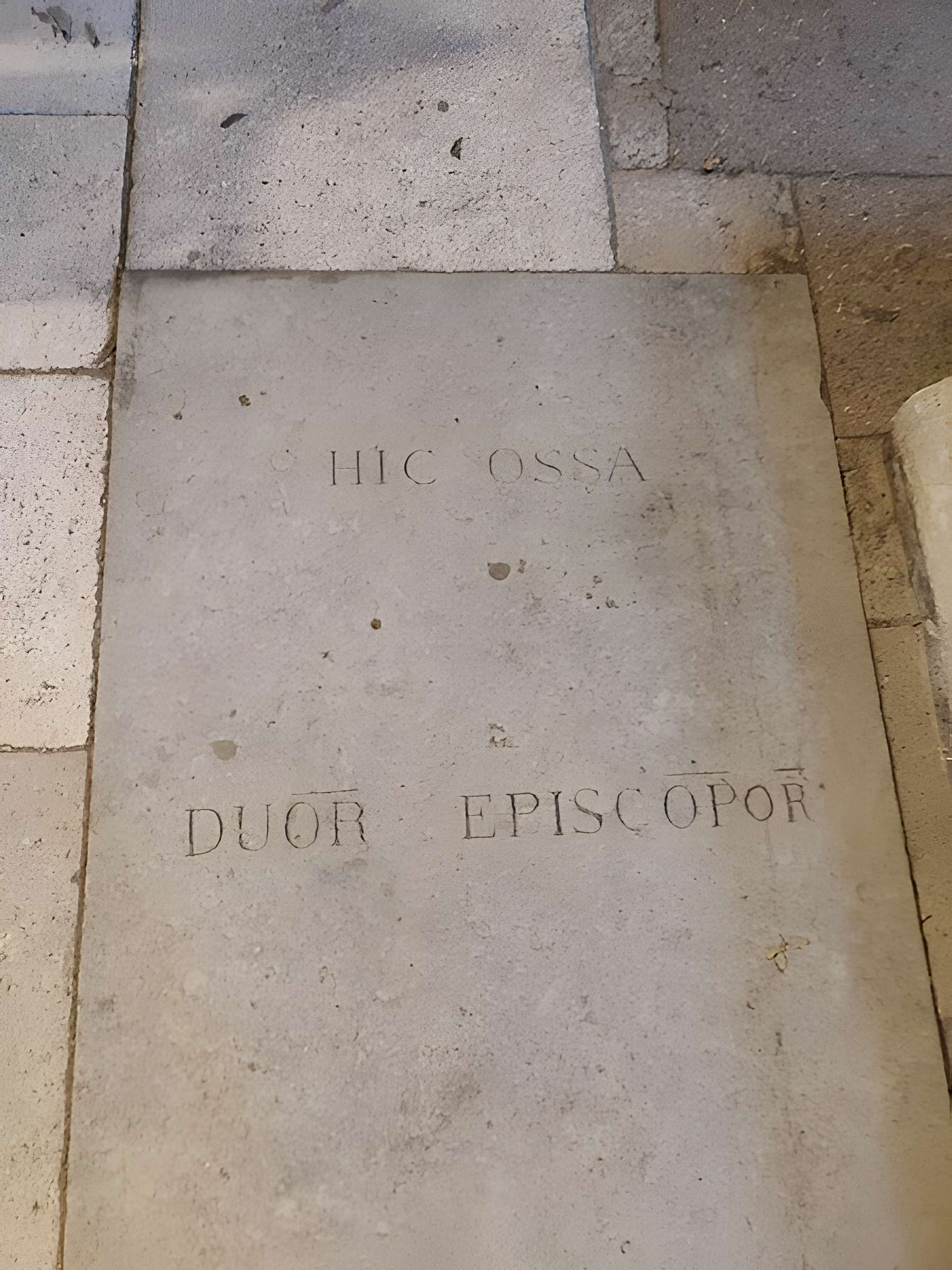 Ensemble historique et archéologique de la cité épiscopale et canoniale de Maguelone