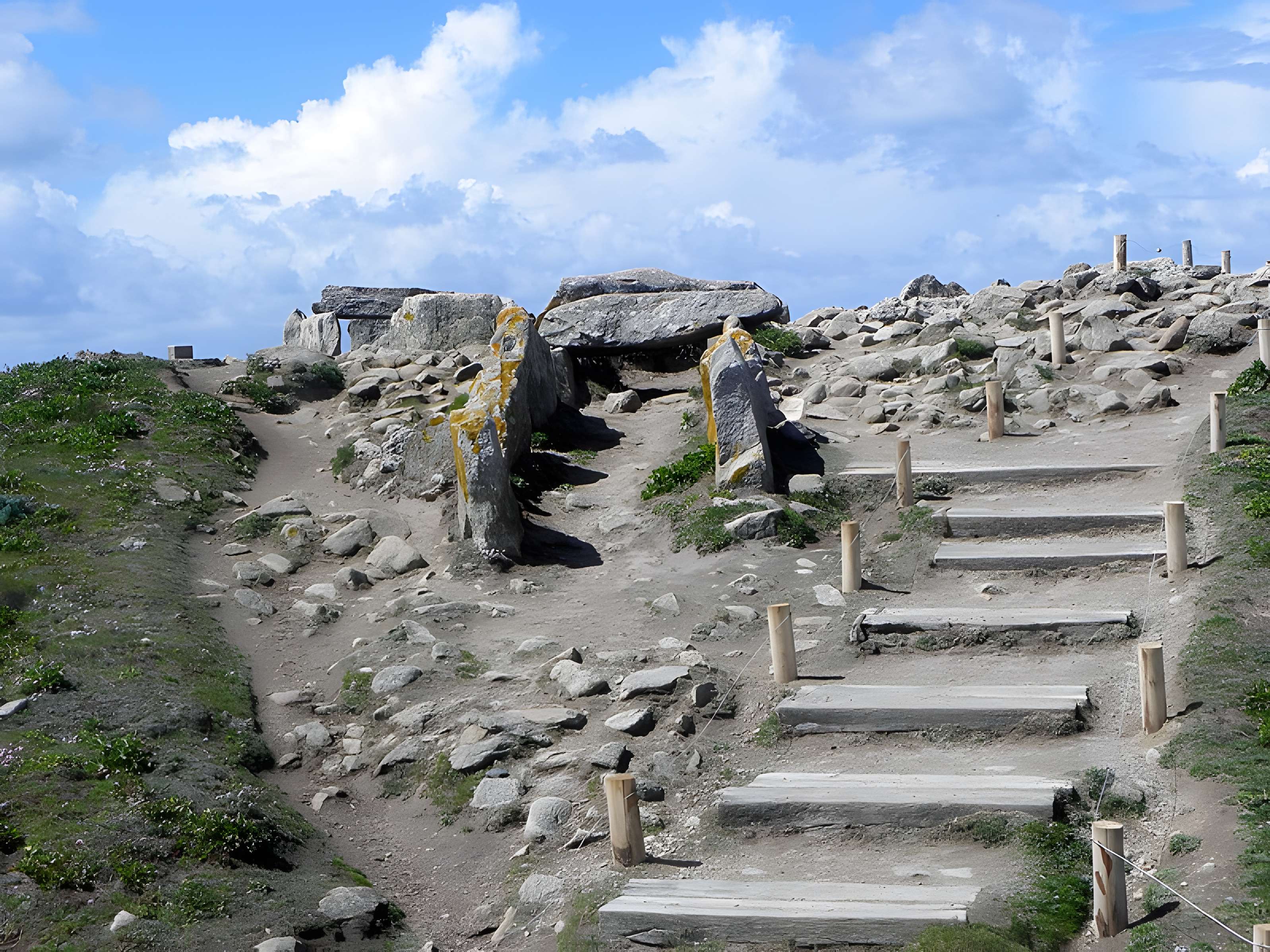 Dolmen de la pointe de la Torche à Plomeur