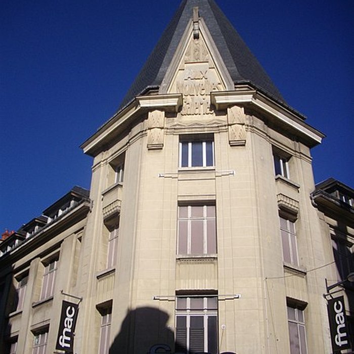Photo de Ancien grand magasin Aux Dames de France