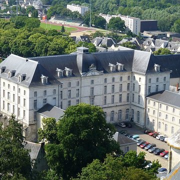 Ancien grand magasin Aux Dames de France