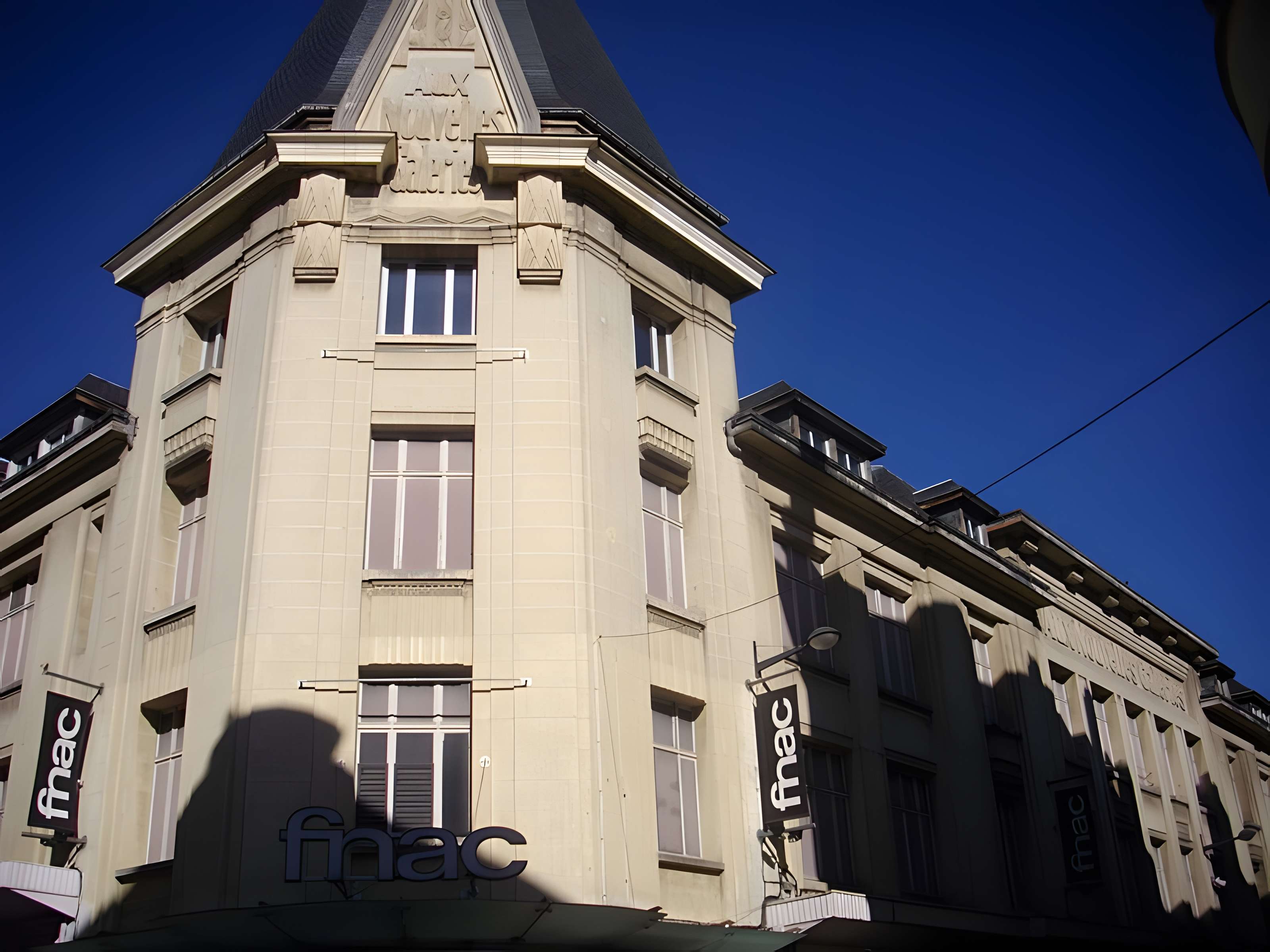 Ancien grand magasin Aux Dames de France