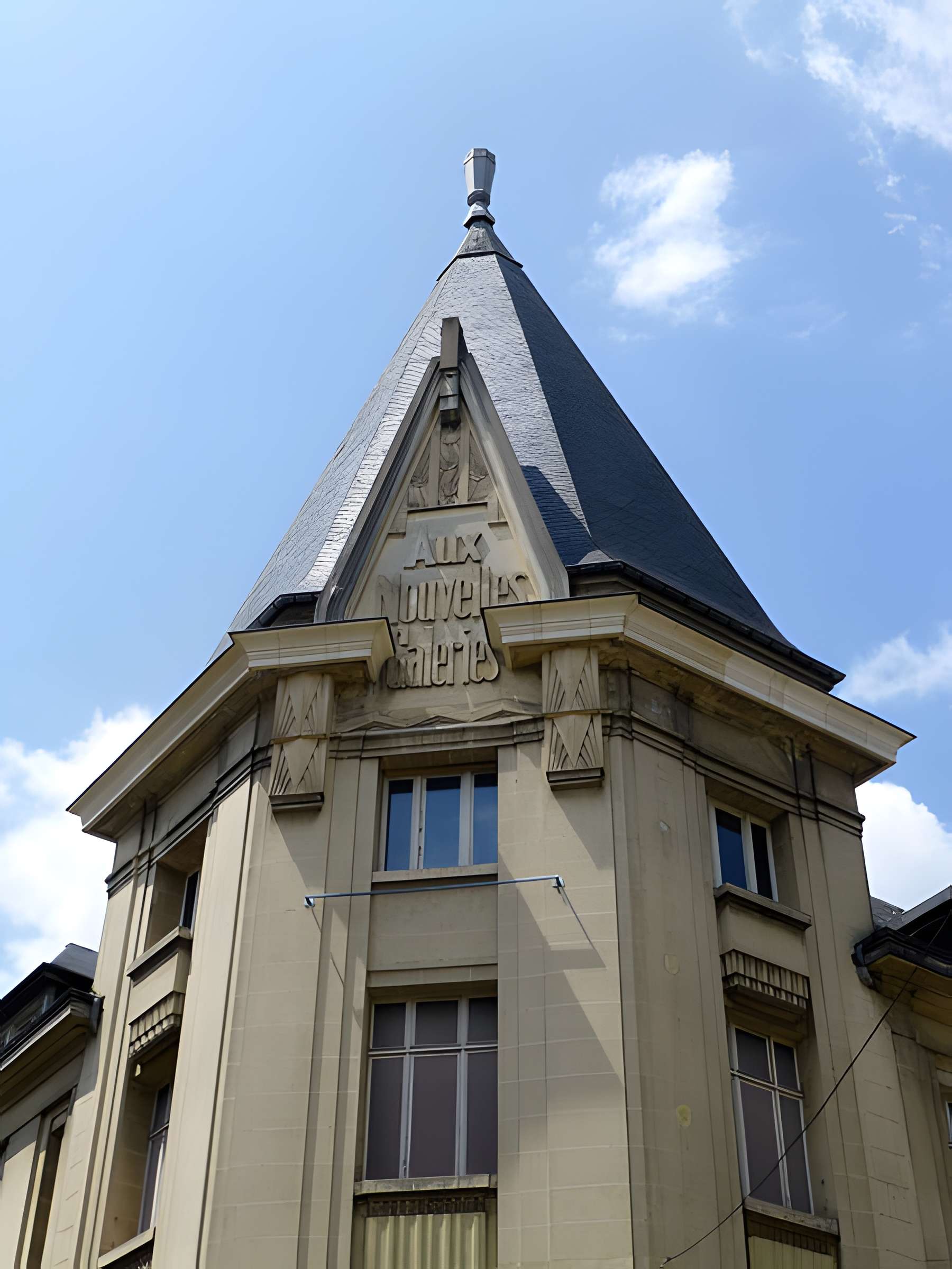 Ancien grand magasin Aux Dames de France