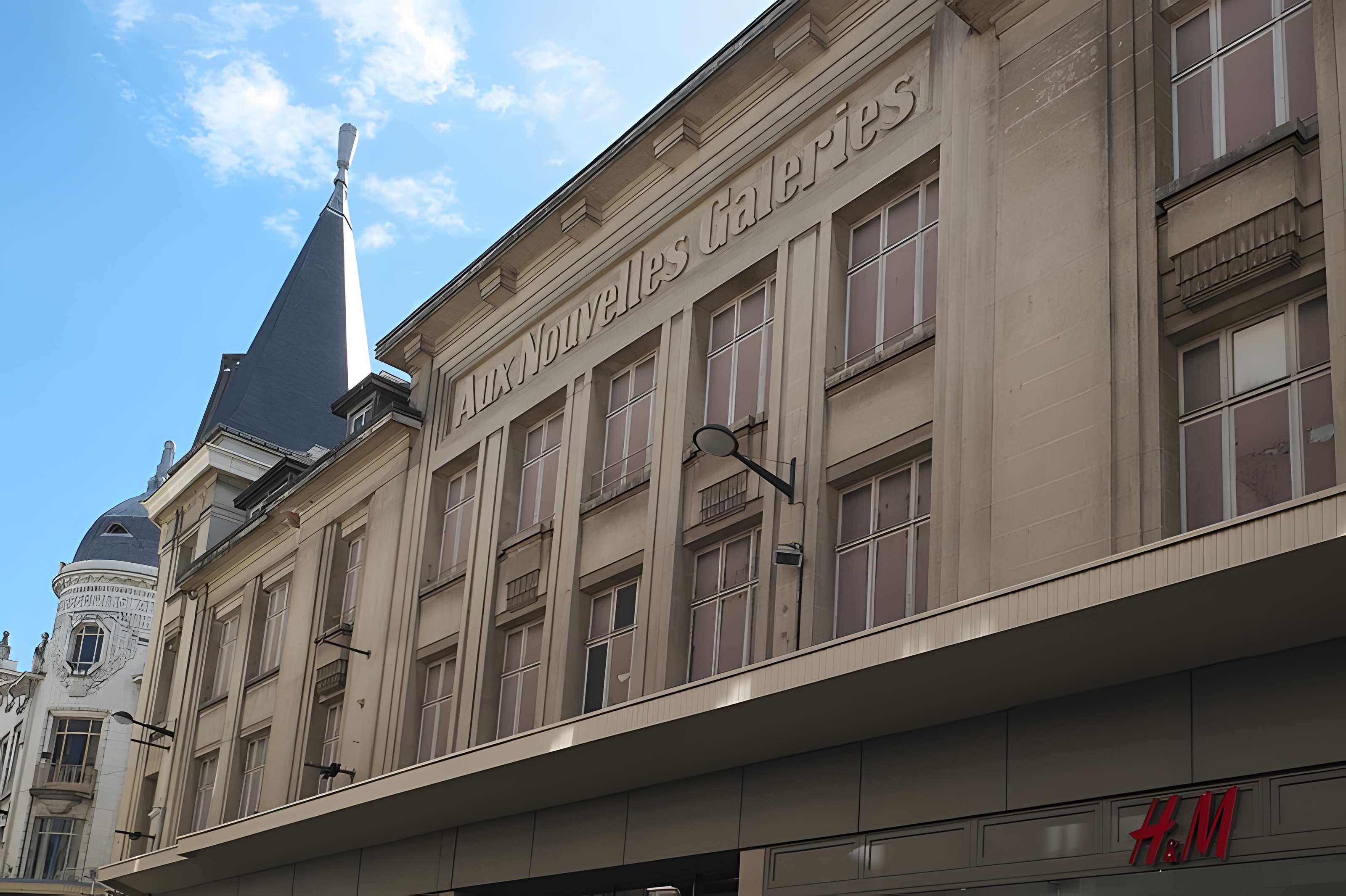 Ancien grand magasin Aux Dames de France