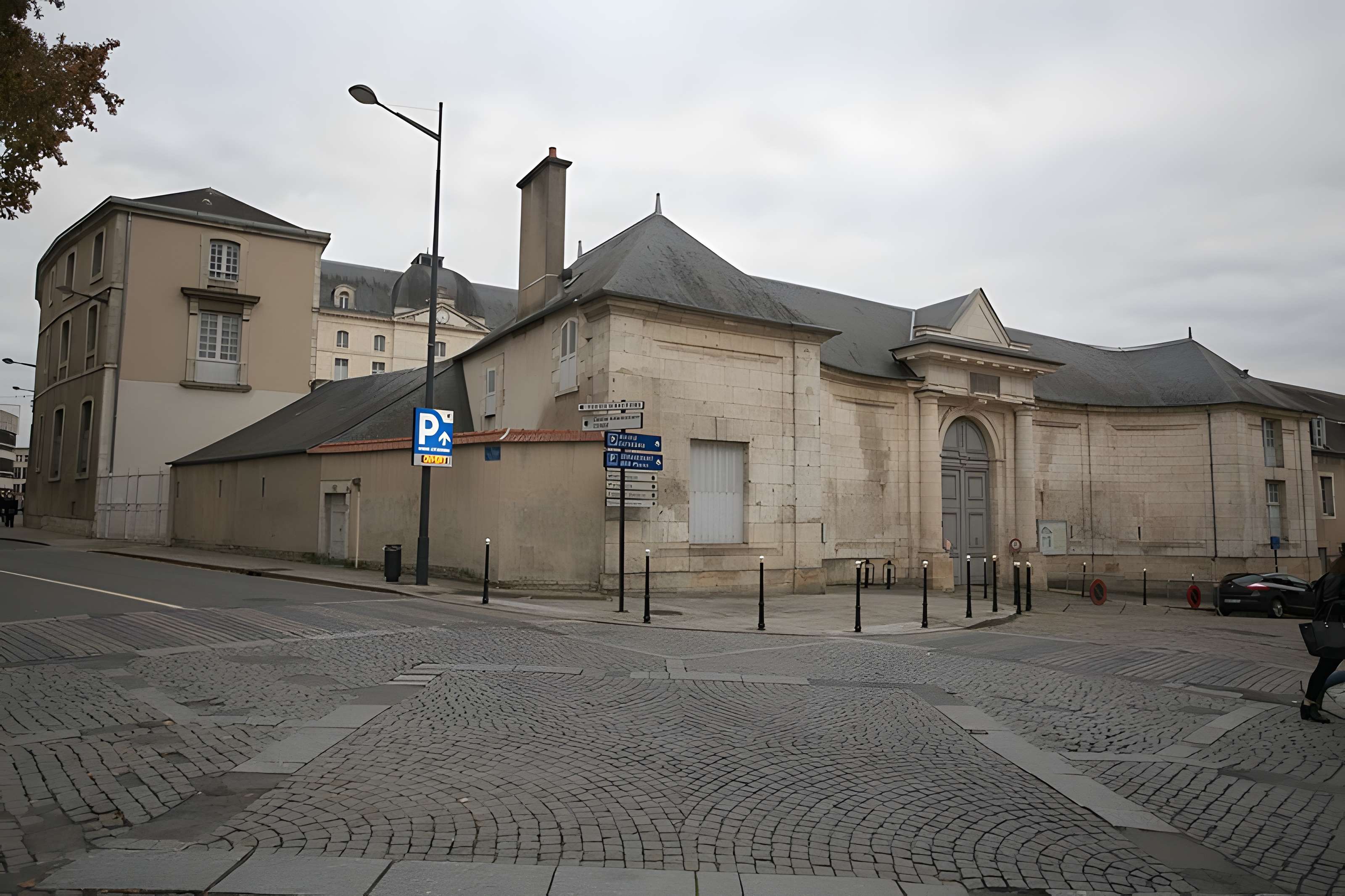 Ancien grand magasin Aux Dames de France