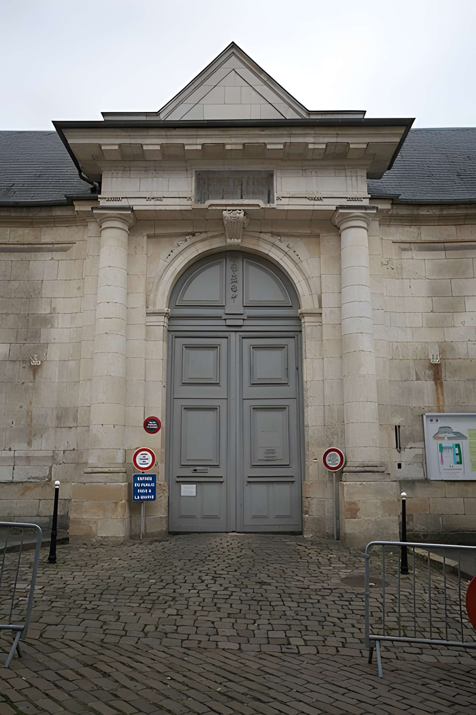 Ancien grand magasin Aux Dames de France