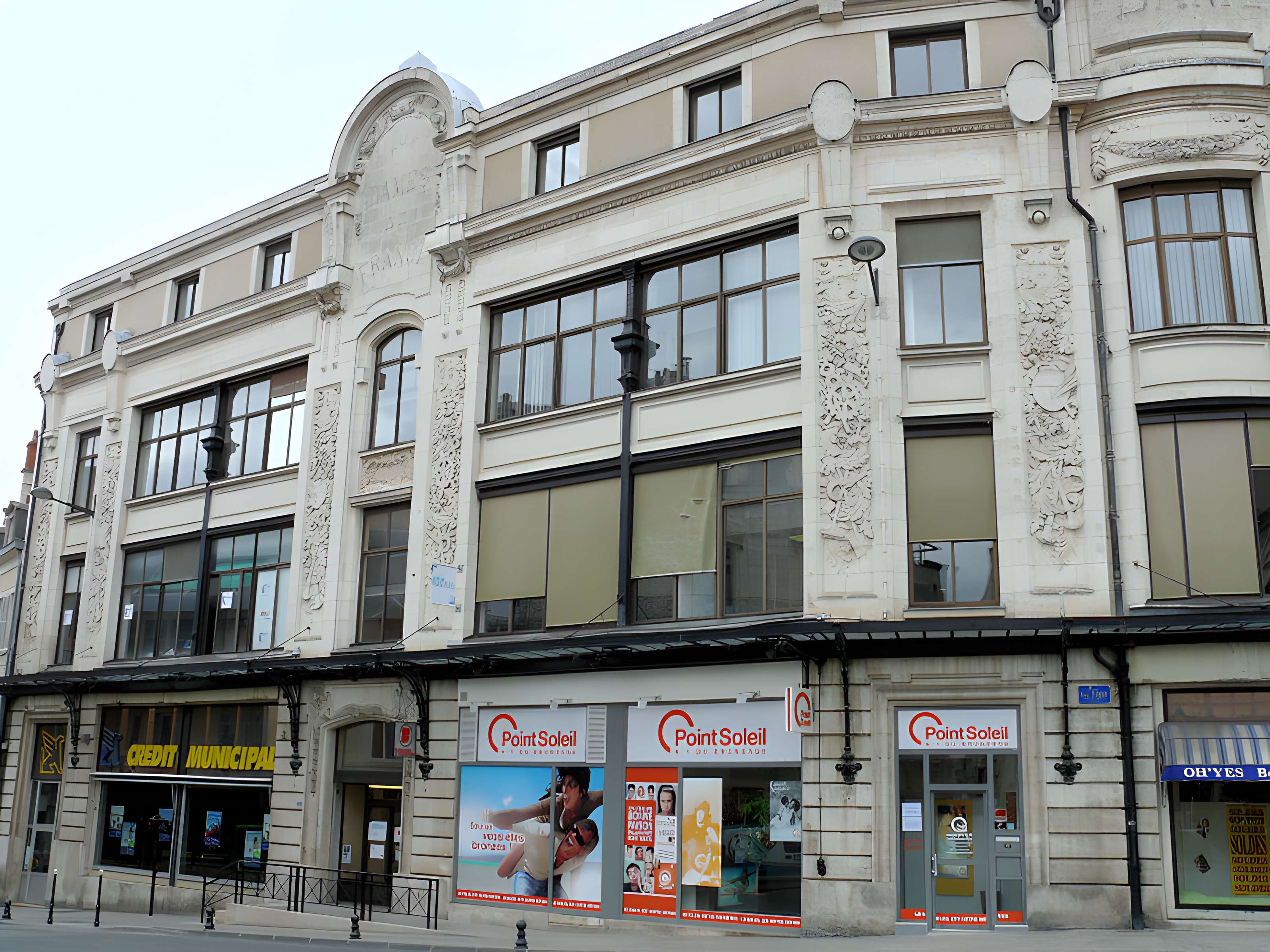 Ancien grand magasin Aux Dames de France