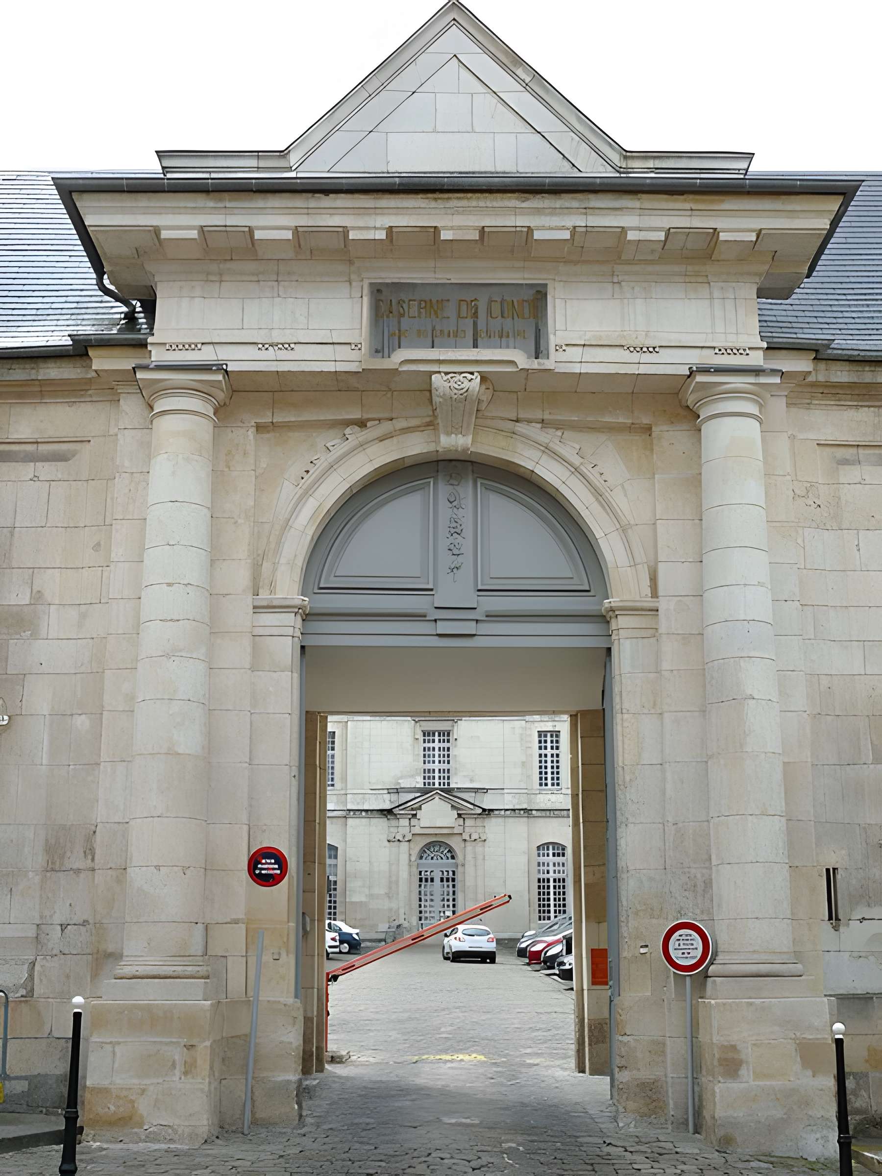 Ancien grand magasin Aux Dames de France