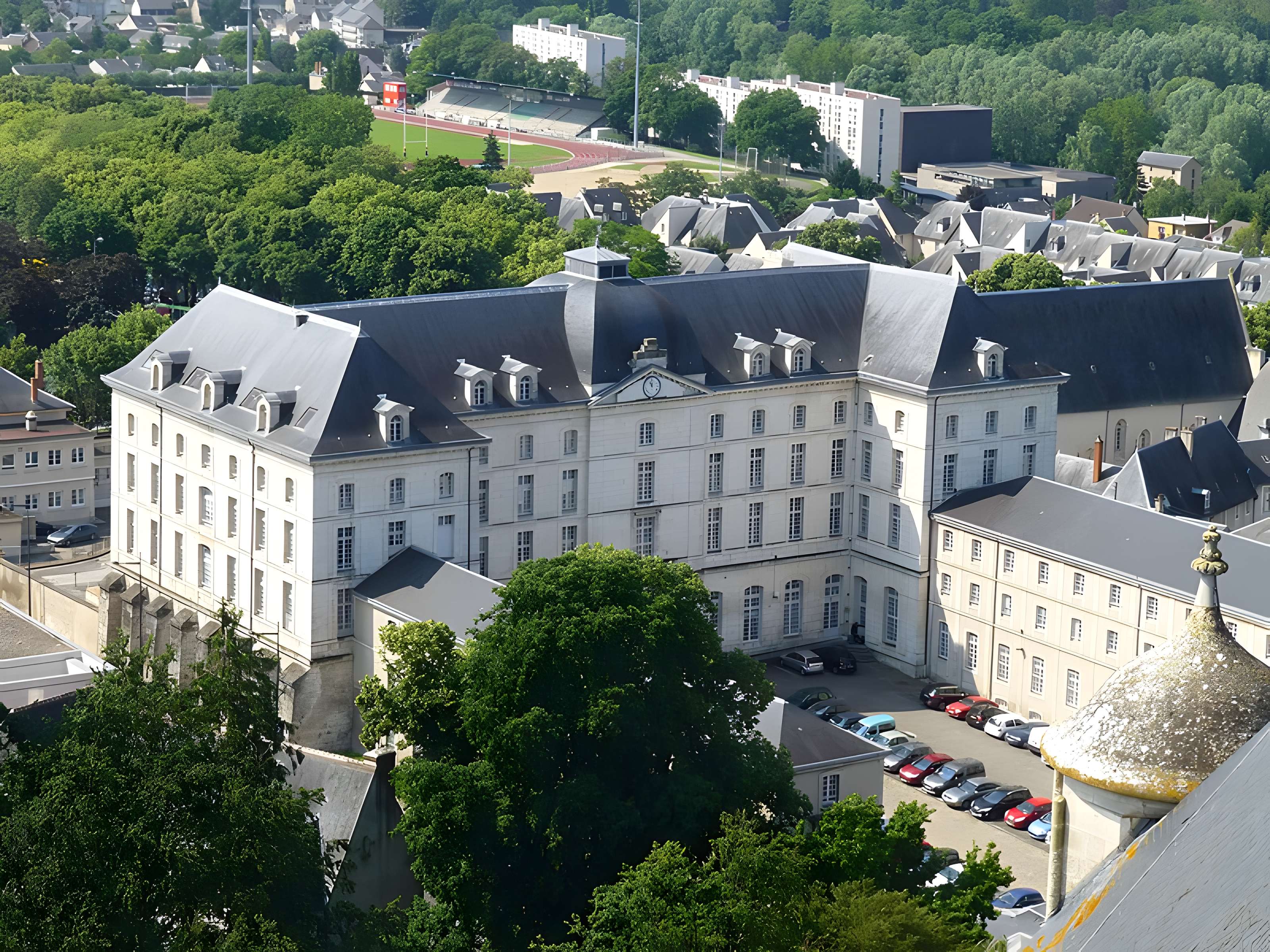 Ancien grand magasin Aux Dames de France