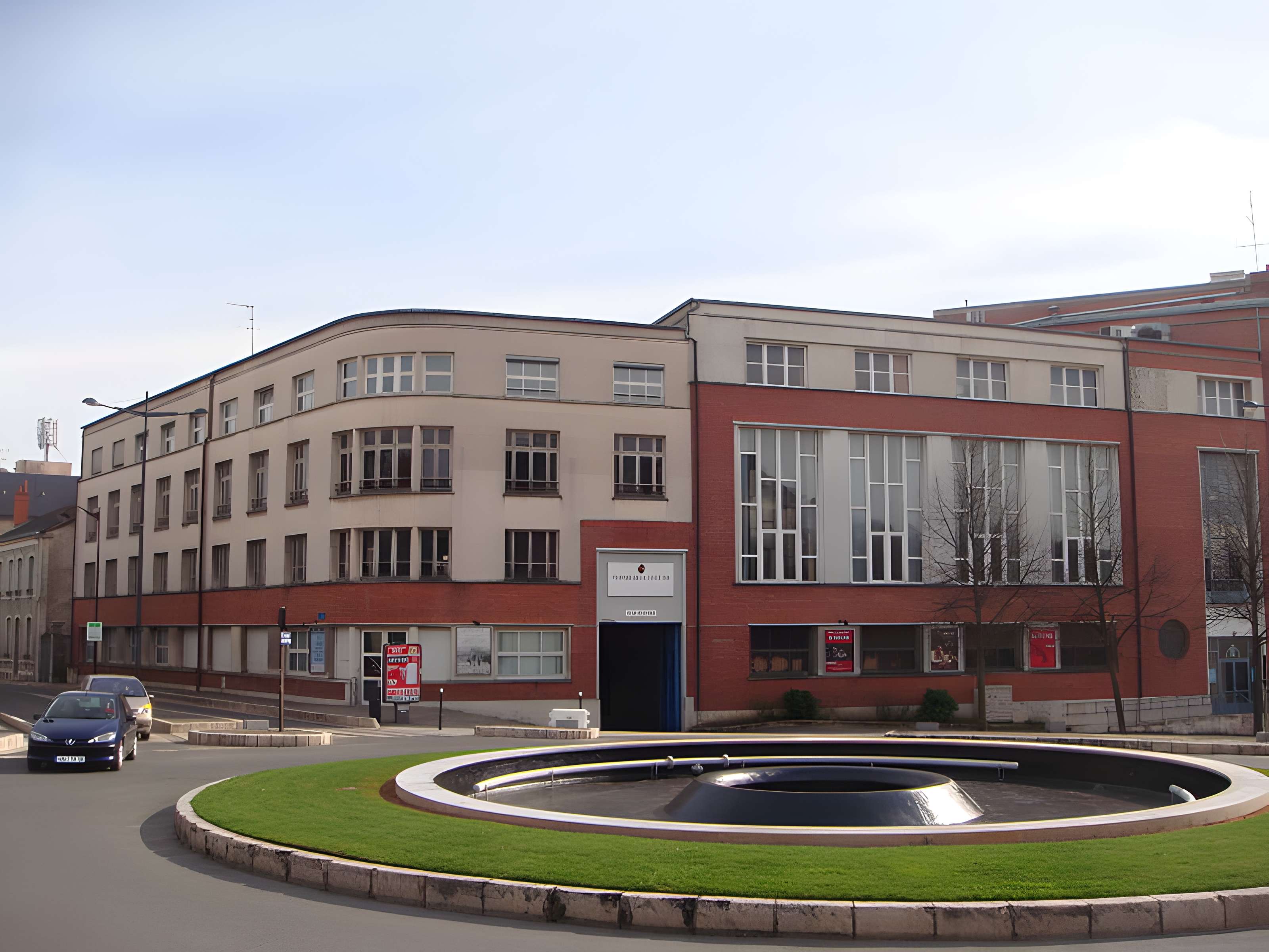 Ancienne salle des fêtes, actuellement maison de la Culture et école de musique